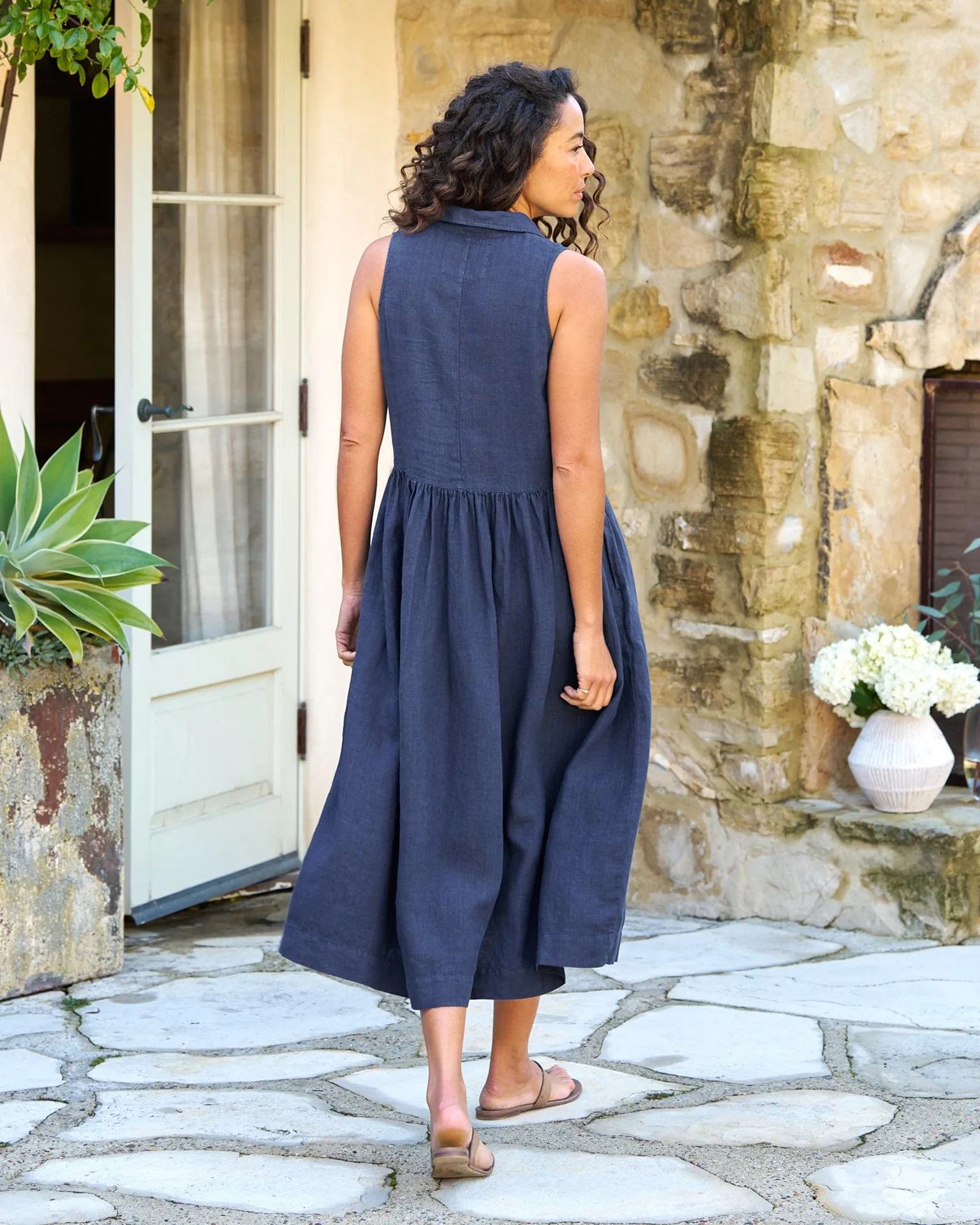 Daphne Popover Sleeveless Shirtdress in Navy Linen