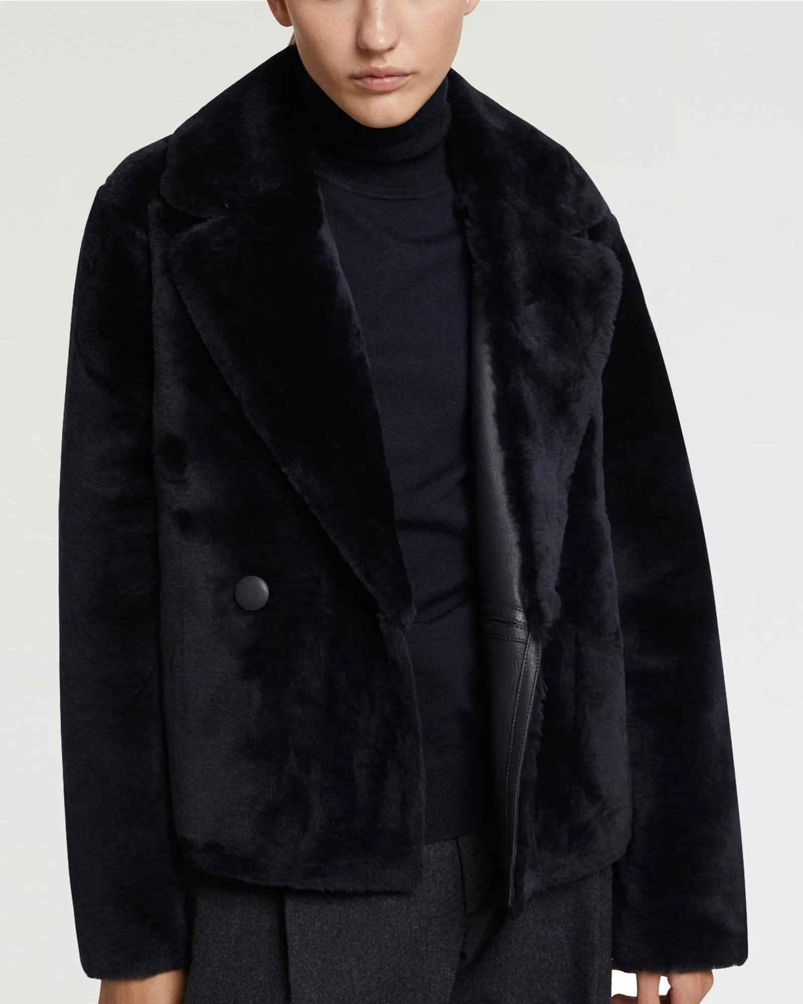 Short jacket in merino lambskin