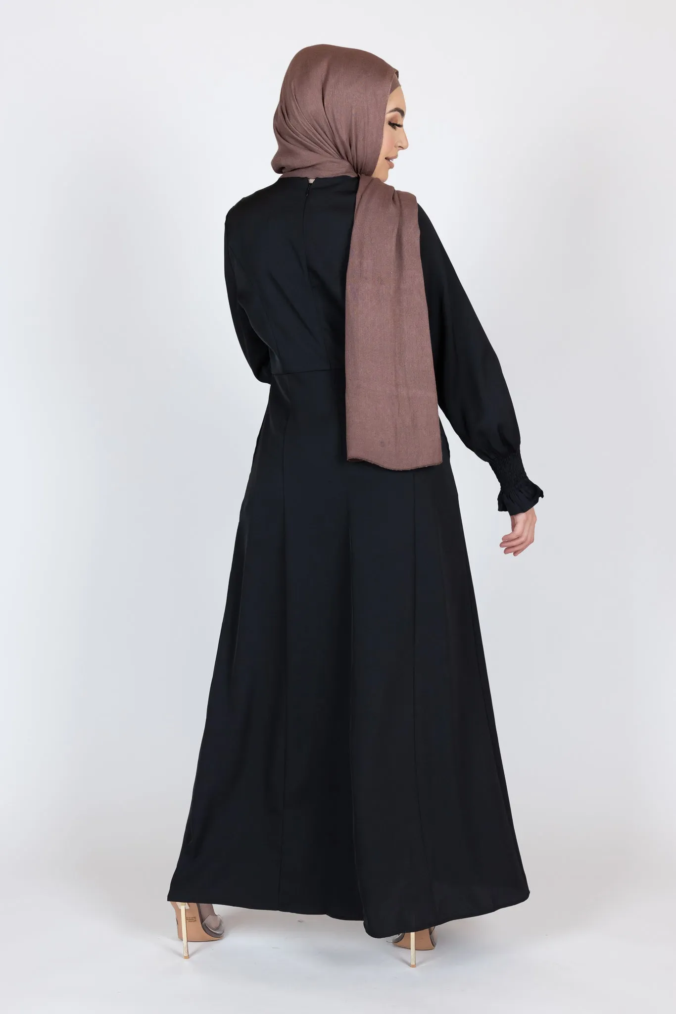 Vinisha Abaya